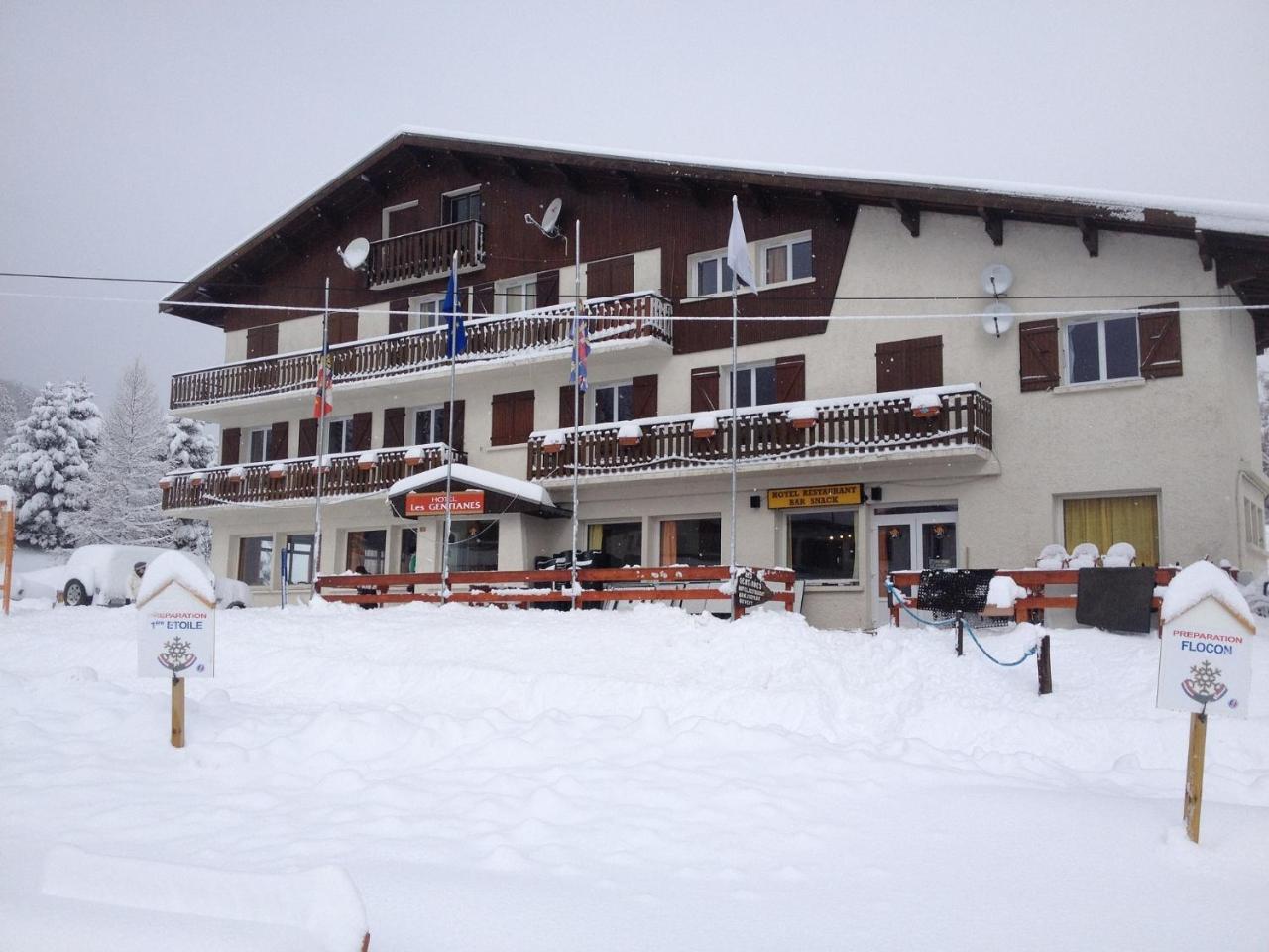 Hotel Les Gentianes La Morte Екстер'єр фото